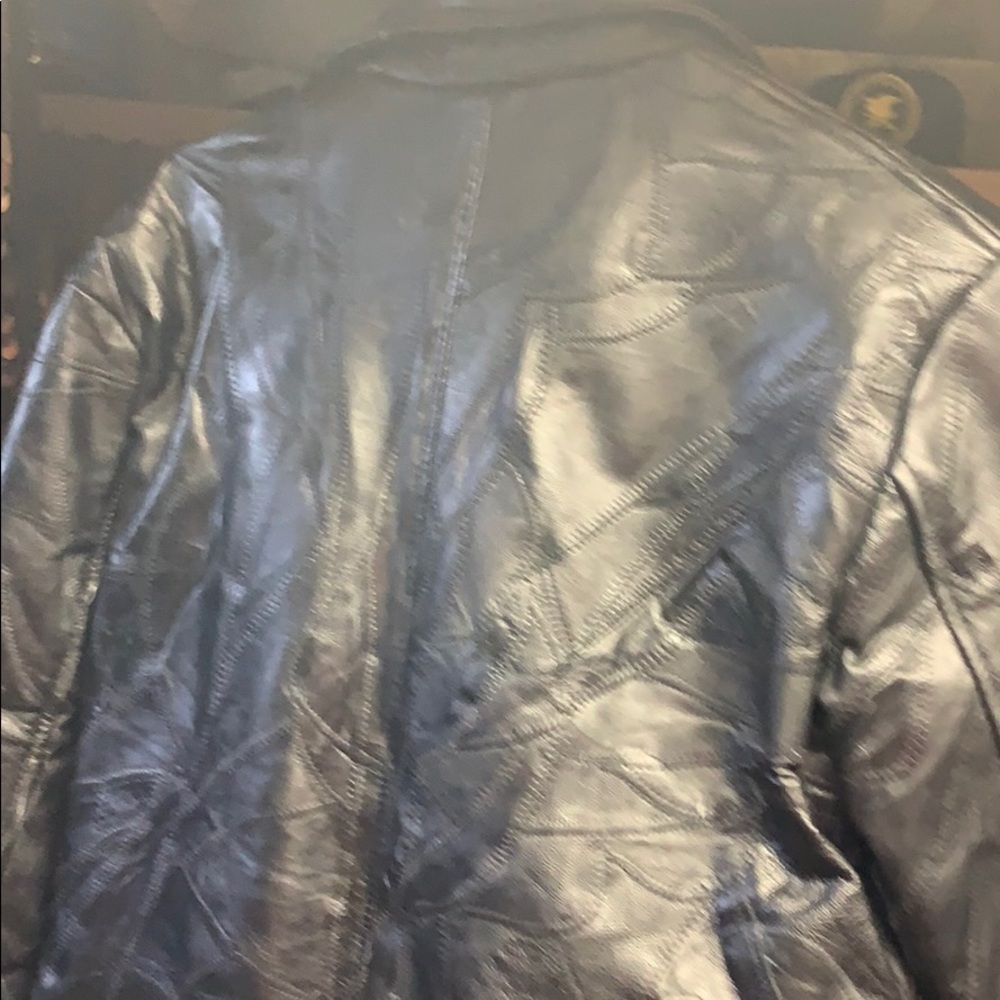 Leather jacket - Picture 3 of 3